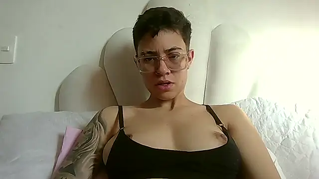 Snapshot of Cutie_Shy_ chatting on July 14, 2026, 12:55 pm Cutie Shy online show from July 14, 2026, 12:55 pm