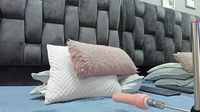 camila  herrera online show from December 13, 2024, 9:35 am