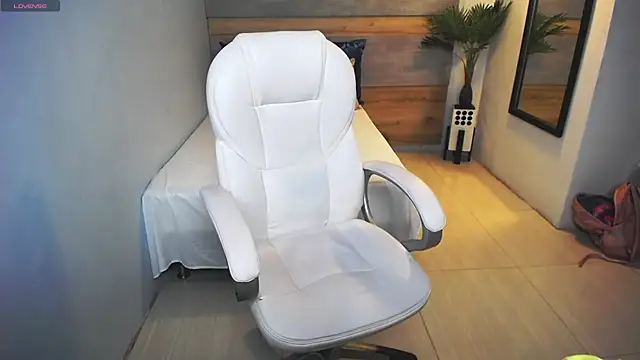 liseth fox online show from February 22, 2025, 1:55 am