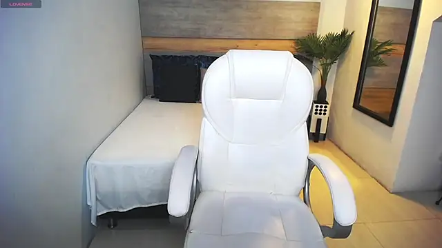 liseth fox online show from February 26, 2025, 11:26 pm