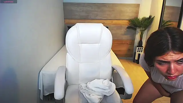 liseth fox online show from February 27, 2025, 2:32 am