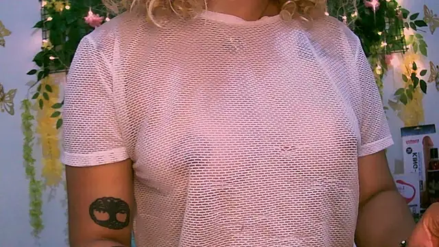 Snapshot of Crysrus chatting on December 26, 2024, 1:51 am Crysrus online show from December 26, 2024, 1:51 am