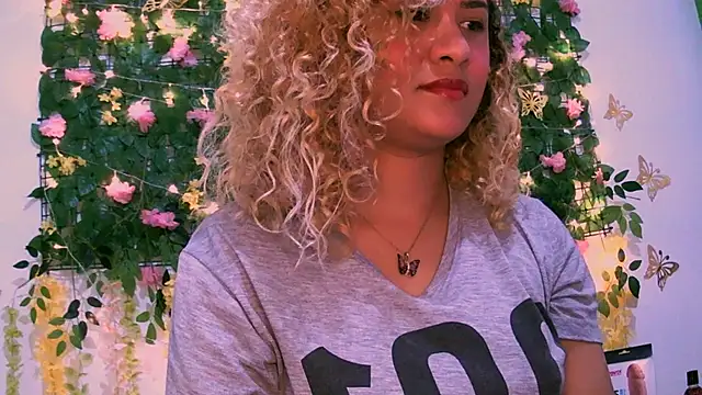 Snapshot of Crysrus chatting on January 5, 2025, 1:13 am Crysrus online show from January 5, 2025, 1:13 am