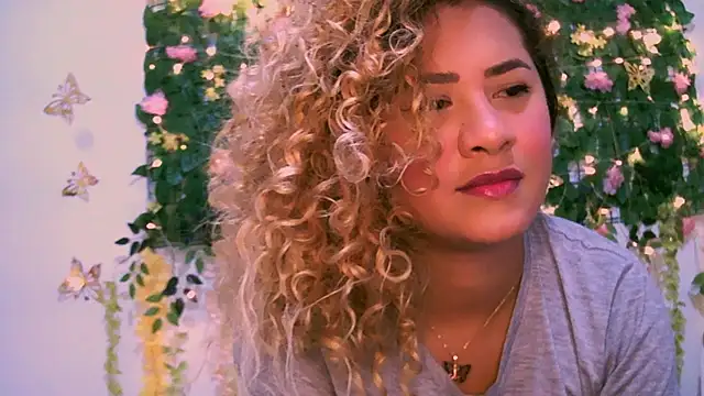 Snapshot of Crysrus chatting on January 26, 2025, 1:09 am Crysrus online show from January 26, 2025, 1:09 am