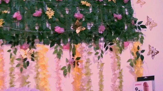 Snapshot of Crysrus chatting on October 2, 2025, 10:17 pm Crysrus online show from October 2, 2025, 10:17 pm