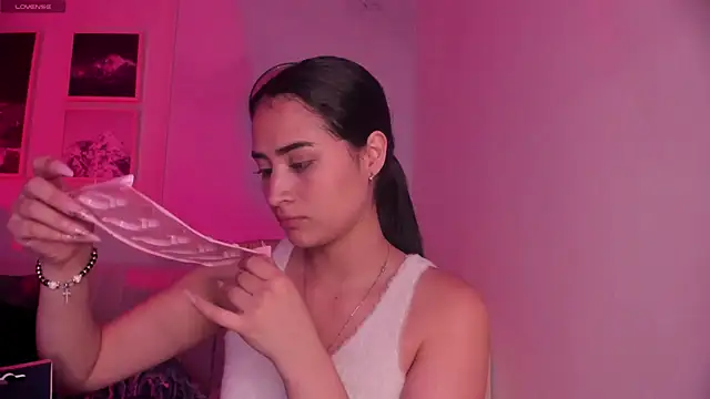 lara madisson online show from October 1, 2025, 4:29 am