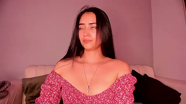 lara madisson online show from May 10, 2026, 4:17 am