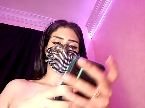 ---sophia--- online show from September 23, 2025, 9:34 am