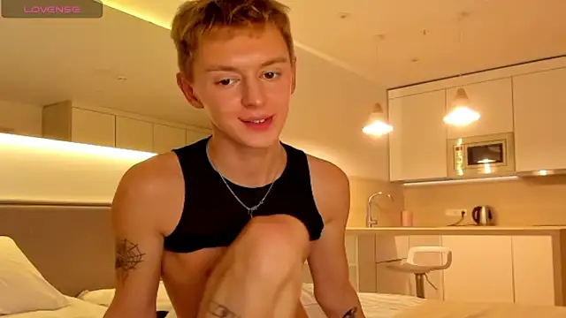 agelandreww online show from December 4, 2024, 6:06 pm