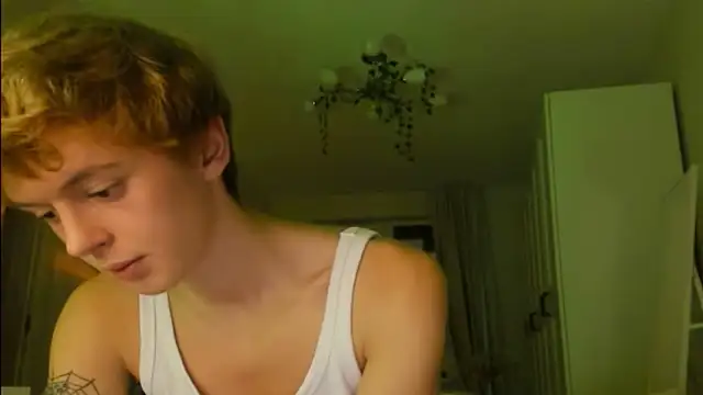 agelandreww online show from December 14, 2025, 3:39 pm