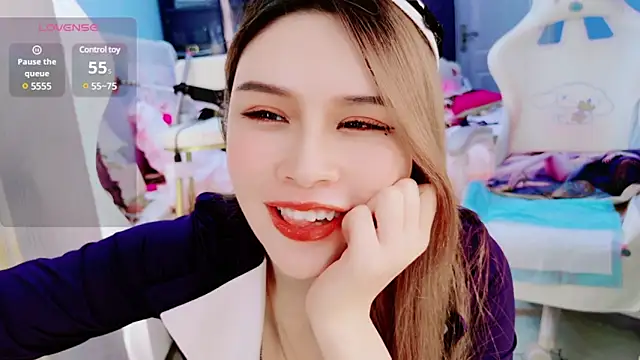 HU131452 online show from December 14, 2024, 11:34 pm