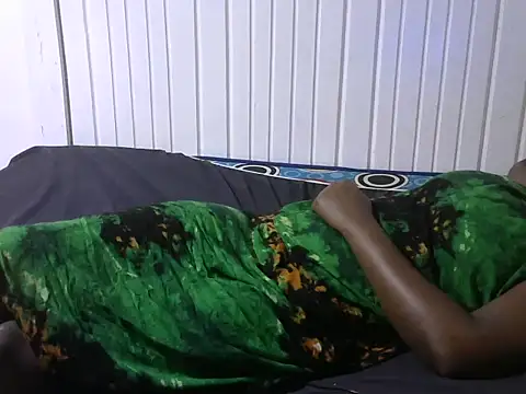 Snapshot of Sexy_baby004 chatting on September 13, 2025, 5:18 am Sexy baby004 online show from September 13, 2025, 5:18 am