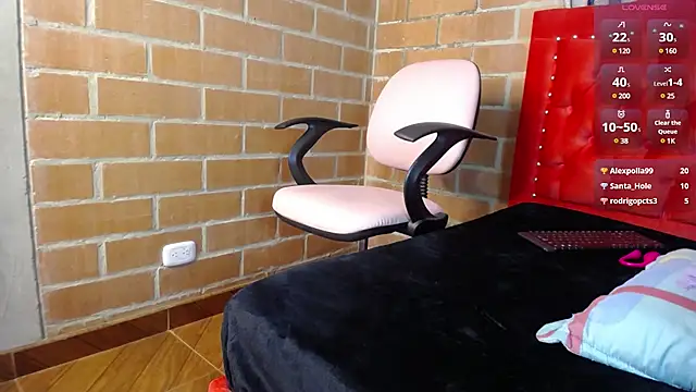 sharol espitia online show from December 12, 2024, 11:58 pm