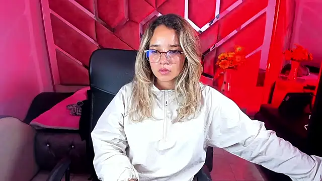 Olivia Fox69 online show from September 24, 2025, 3:32 am