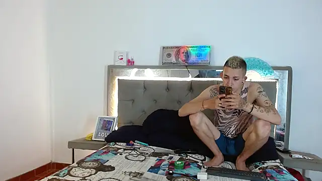 parejacaliente20154 online show from January 9, 2025, 2:07 pm