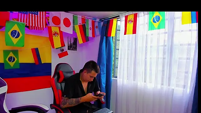 parejacaliente20154 online show from July 3, 2026, 11:05 am