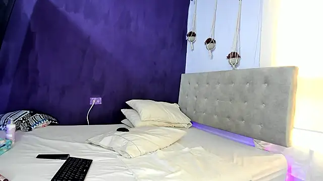 Leamonroe   online show from February 27, 2026, 1:11 pm