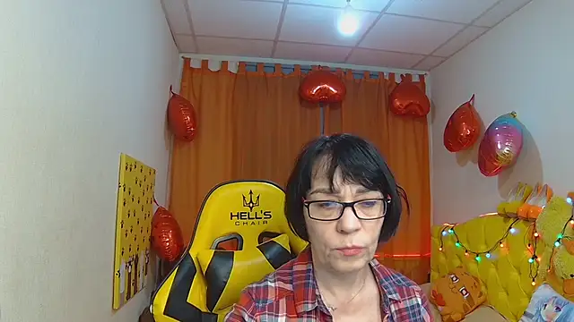 SandraHormas online show from March 11, 2025, 1:56 pm