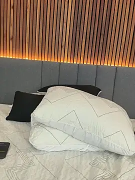 EmiilyAdams  online show from January 15, 2025, 11:30 pm