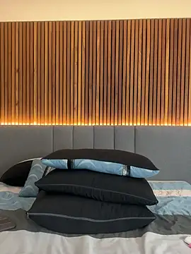 EmiilyAdams  online show from March 21, 2025, 12:29 am