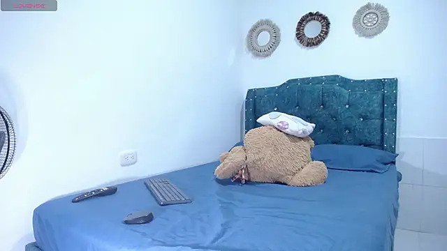 sofiamature01 online show from March 14, 2025, 2:53 am