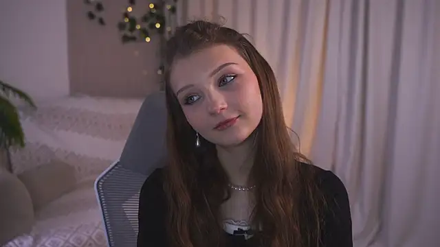 CindyGarrison online show from November 7, 2025, 9:59 pm