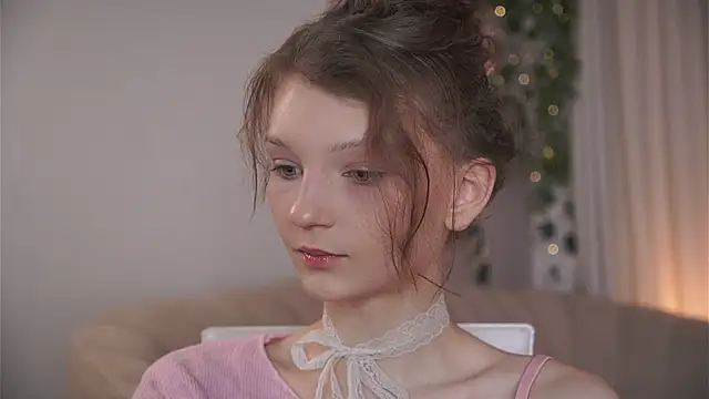 Snapshot of CindyGarrison chatting on May 23, 2026, 11:31 pm CindyGarrison online show from May 23, 2026, 11:31 pm