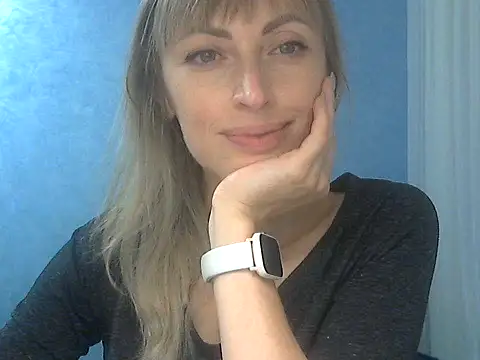 EffectMaya online show from October 31, 2025, 4:08 pm