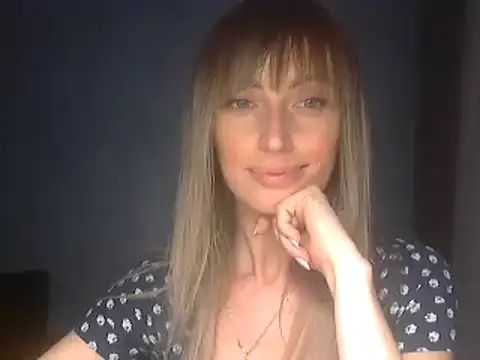 EffectMaya online show from April 10, 2026, 6:01 pm