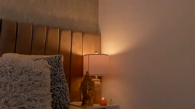 Victoria romanox online show from March 12, 2025, 6:00 pm