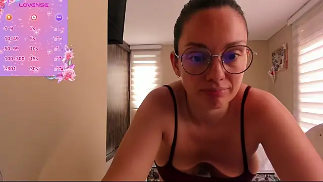 Snapshot of anabel_025 chatting on June 10, 2026, 3:44 pm anabel 025 online show from June 10, 2026, 3:44 pm