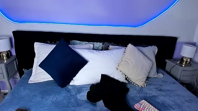 Julieta Cortes   online show from March 4, 2025, 12:12 pm