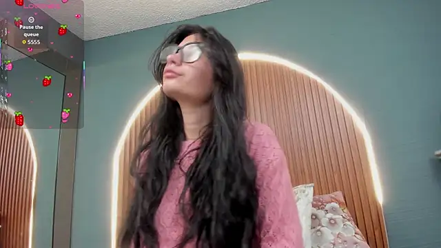 NayeCloud online show from November 27, 2025, 3:41 am