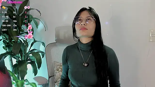 NayeCloud online show from April 22, 2026, 4:15 am