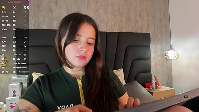 Sabrina Lennox online show from February 13, 2025, 1:40 am