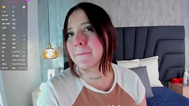 Sabrina Lennox online show from February 20, 2025, 8:47 pm