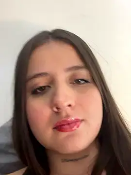 Sabrina Lennox online show from January 6, 2026, 3:32 am