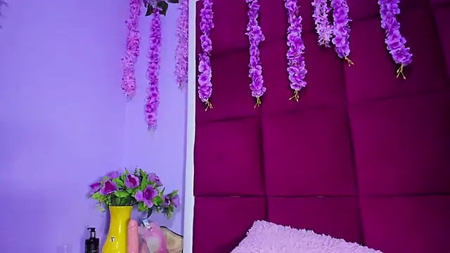 Sasha Petitte online show from March 21, 2025, 5:43 am