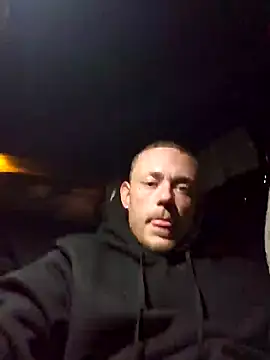 dadyyD95 online show from February 4, 2025, 4:48 am