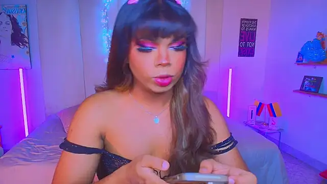 CuteRomi online show from September 10, 2025, 11:27 pm