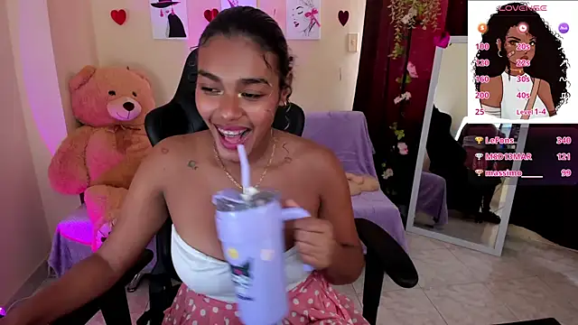 aleja montiel   online show from March 12, 2025, 3:51 pm