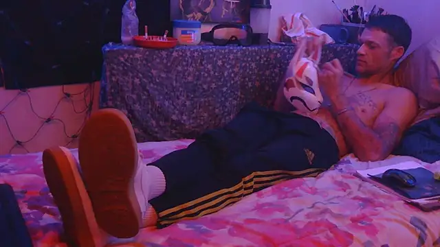 TheOneYouLove69 online show from November 7, 2025, 1:16 am