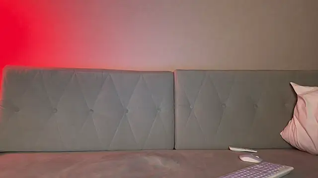 weshycouple online show from March 4, 2026, 7:20 pm