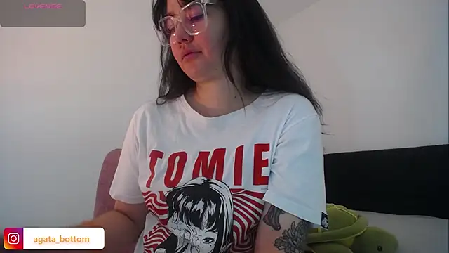 NewAgatha Bolton online show from October 6, 2025, 9:34 pm