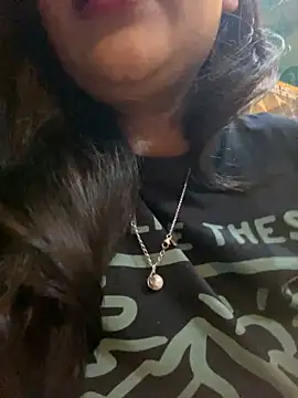 HaaniKaur online show from January 2, 2025, 5:07 pm