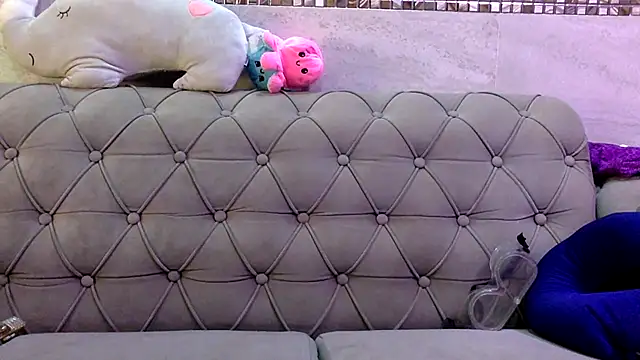 HaaniKaur online show from March 25, 2026, 6:52 am