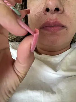 xLadyScarlettx online show from February 16, 2025, 3:05 pm