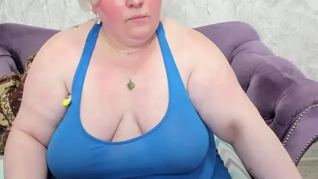 fashiona online show from March 7, 2025, 8:55 pm