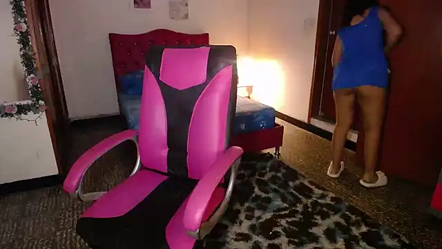 danielle rose 1 online show from February 22, 2026, 4:27 pm