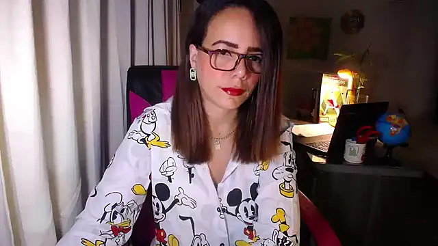 Snapshot of danielle_rose_1 chatting on April 26, 2026, 4:04 pm danielle rose 1 online show from April 26, 2026, 4:04 pm